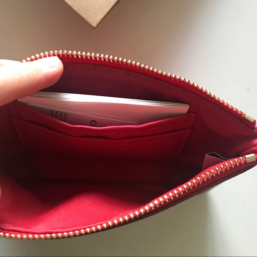 ❤️SALE❤️Coach True Red wristlet & giftbox NWT - Picture 3 of 5